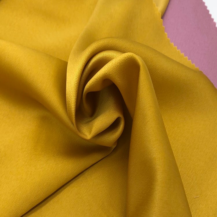 135 GSM  20*26 75D 95%POLY 5% SP PLAIN DYE FABRIC